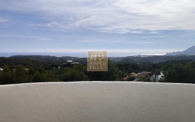  Fantástica villa con vistas panorámicas al mar.